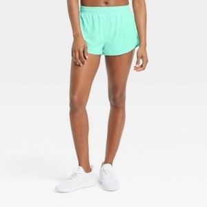 All in Motion Women's Tulip Run 2" Mid Rise Shorts - size large